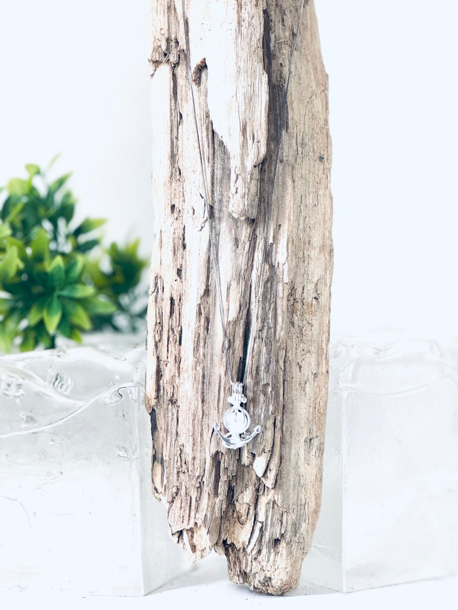 Collier "Bille de mémoire" (ancre) pour cendres funéraires - La Meduse - Verre soufflé