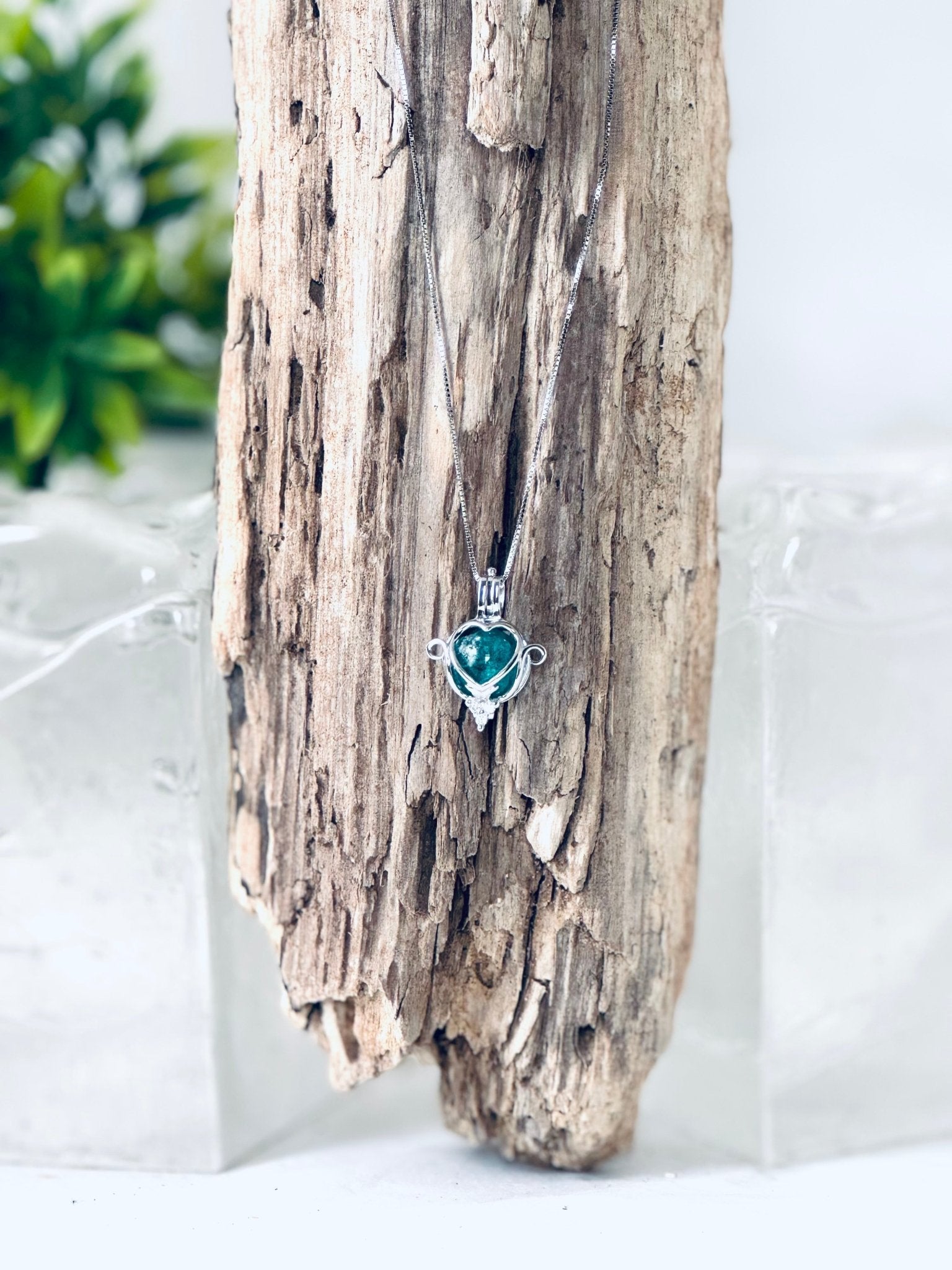 Collier "Bille de mémoire" (coeur) pour cendres funéraires - La Meduse - Verre soufflé