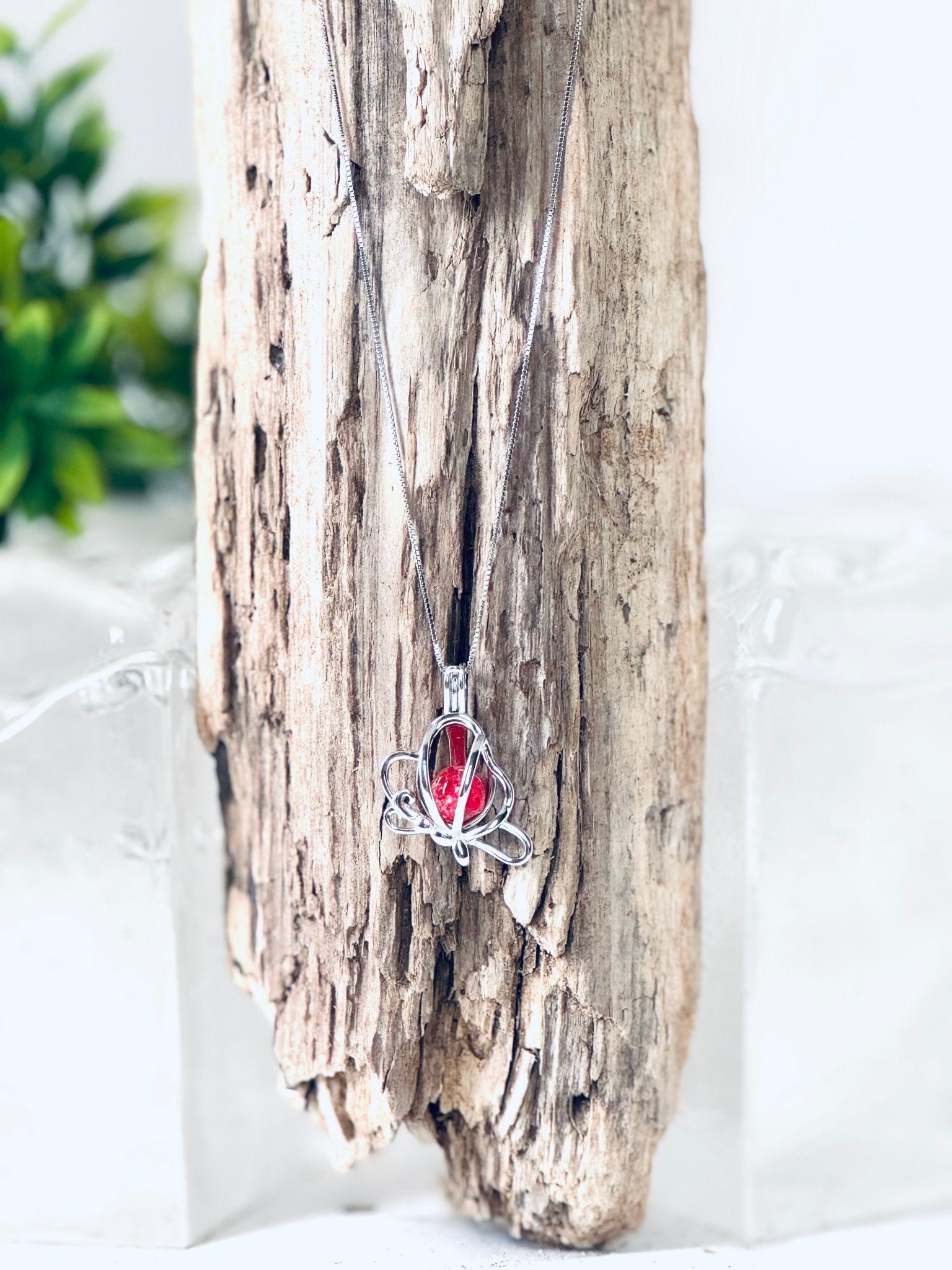 Collier "Bille de mémoire" (papillon) pour cendres funéraires - La Meduse - Verre soufflé