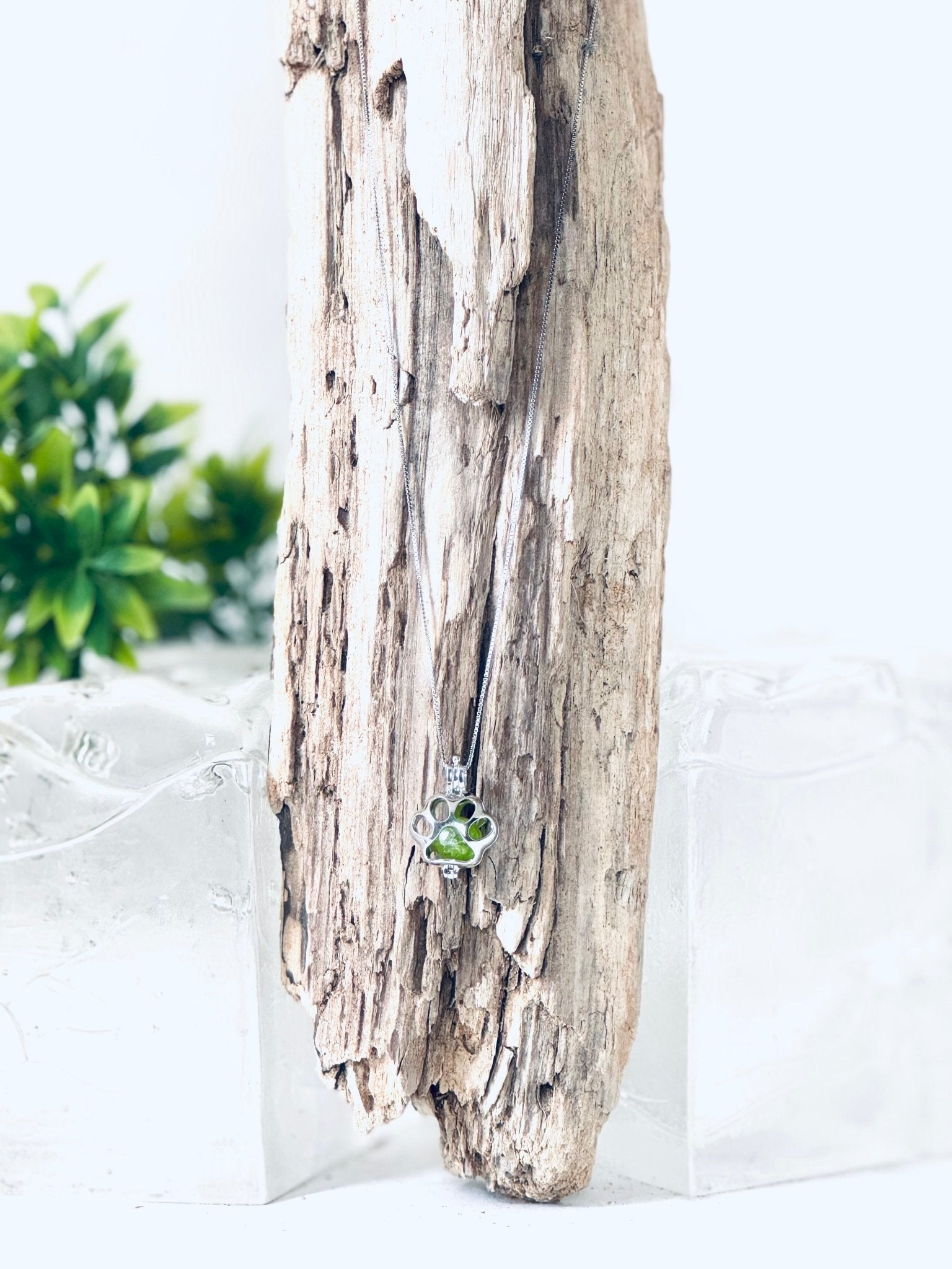 Collier "Bille de mémoire" (patte d'animal) pour cendres funéraires - La Meduse - Verre soufflé
