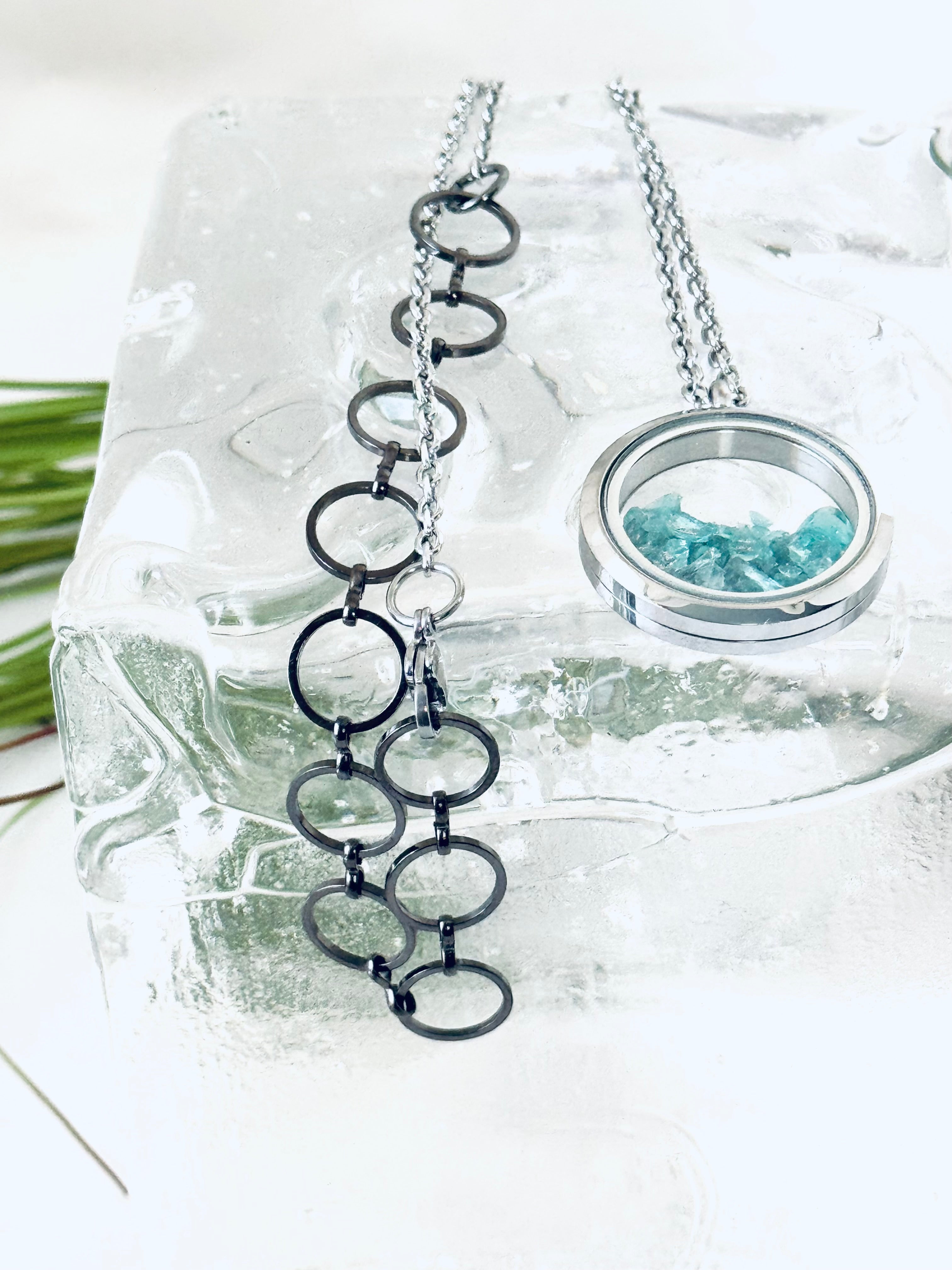 Collier "Hublot Souvenir" pour cendres funéraires - couleur argent