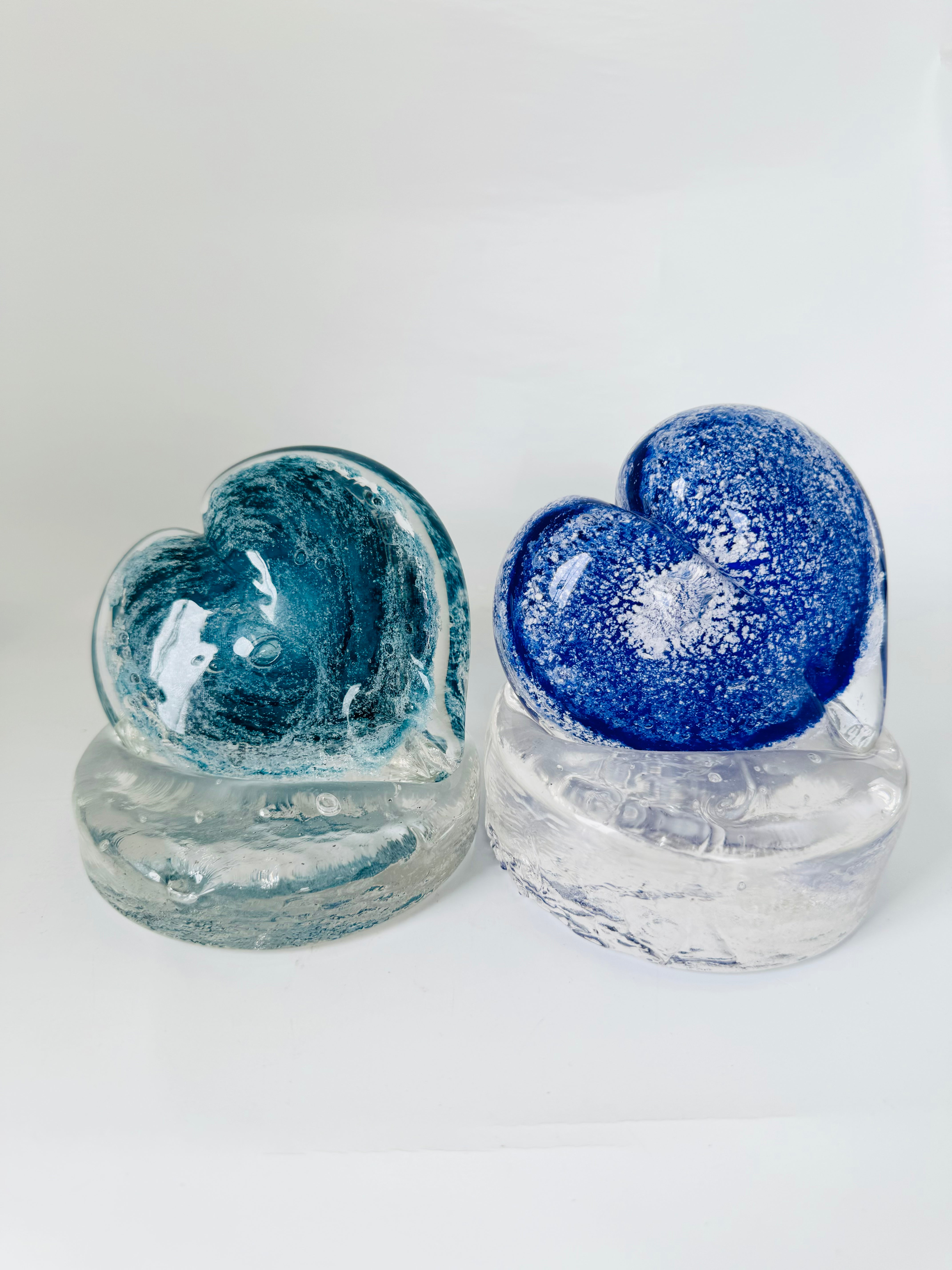 Glass “Heart to Heart” with funeral ashes (on glass base)