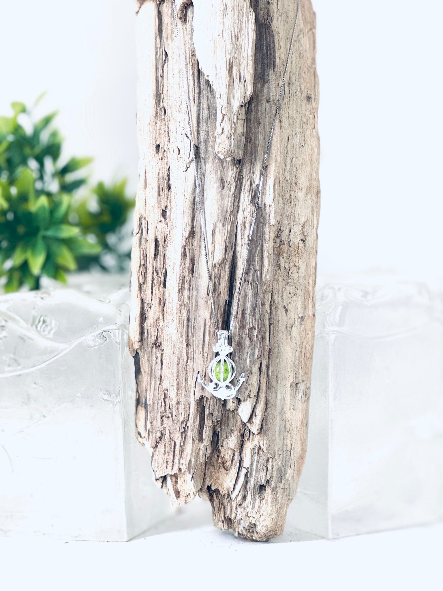 Collier "Bille de mémoire" (ancre) pour cendres funéraires - La Meduse - Verre soufflé