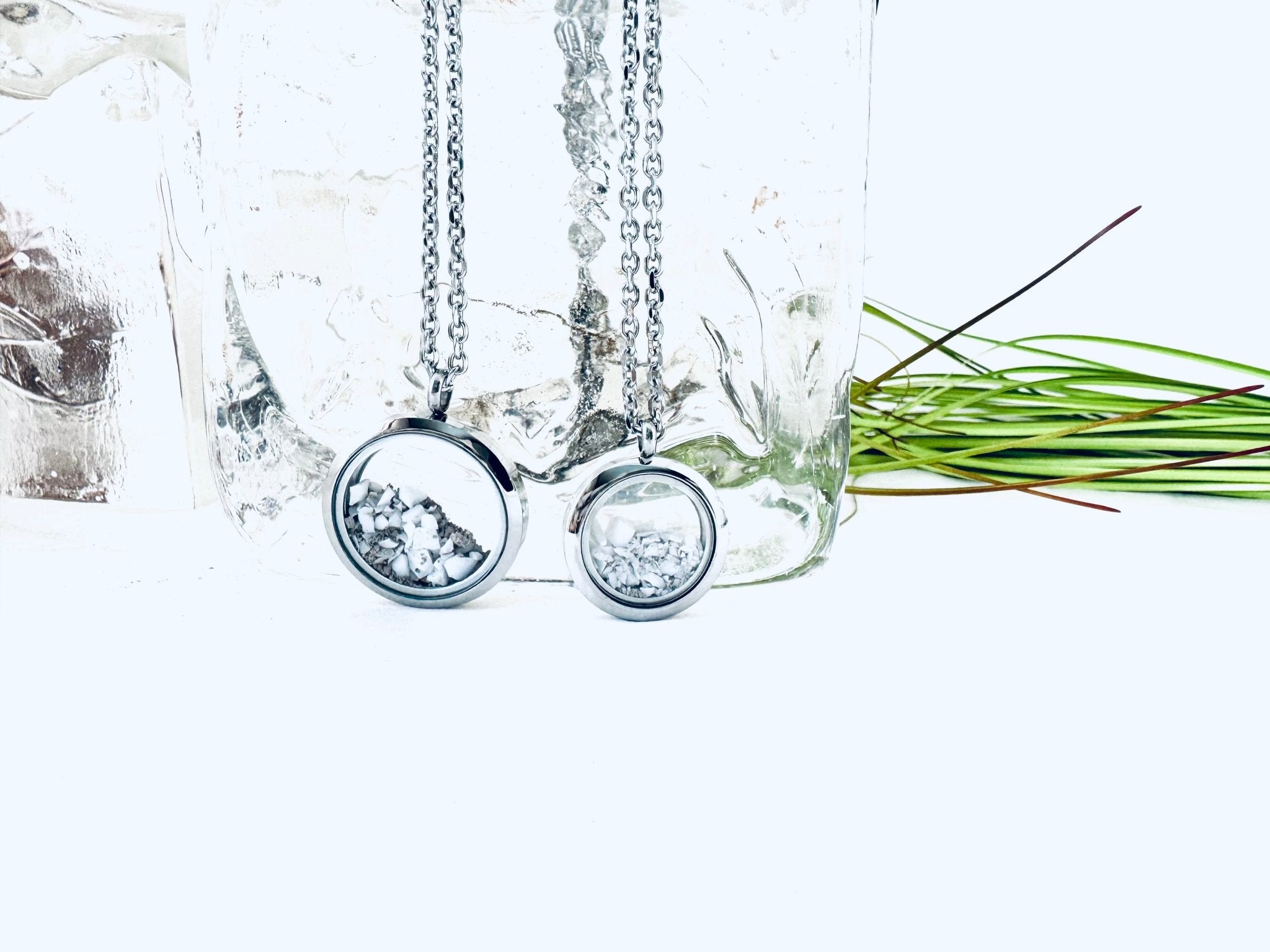 Collier "Hublot Souvenir" pour cendres funéraires - couleur argent - La Meduse - Verre soufflé