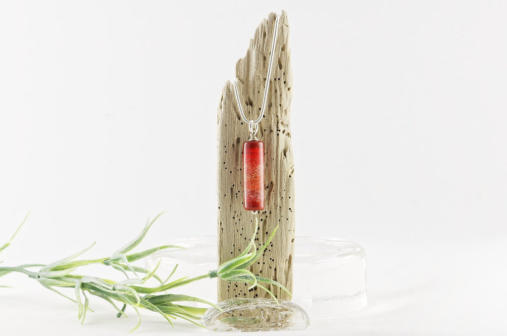Pendentif en verre "Près du cœur" (cylindre) pour cendres funéraires - La Meduse - Verre soufflé